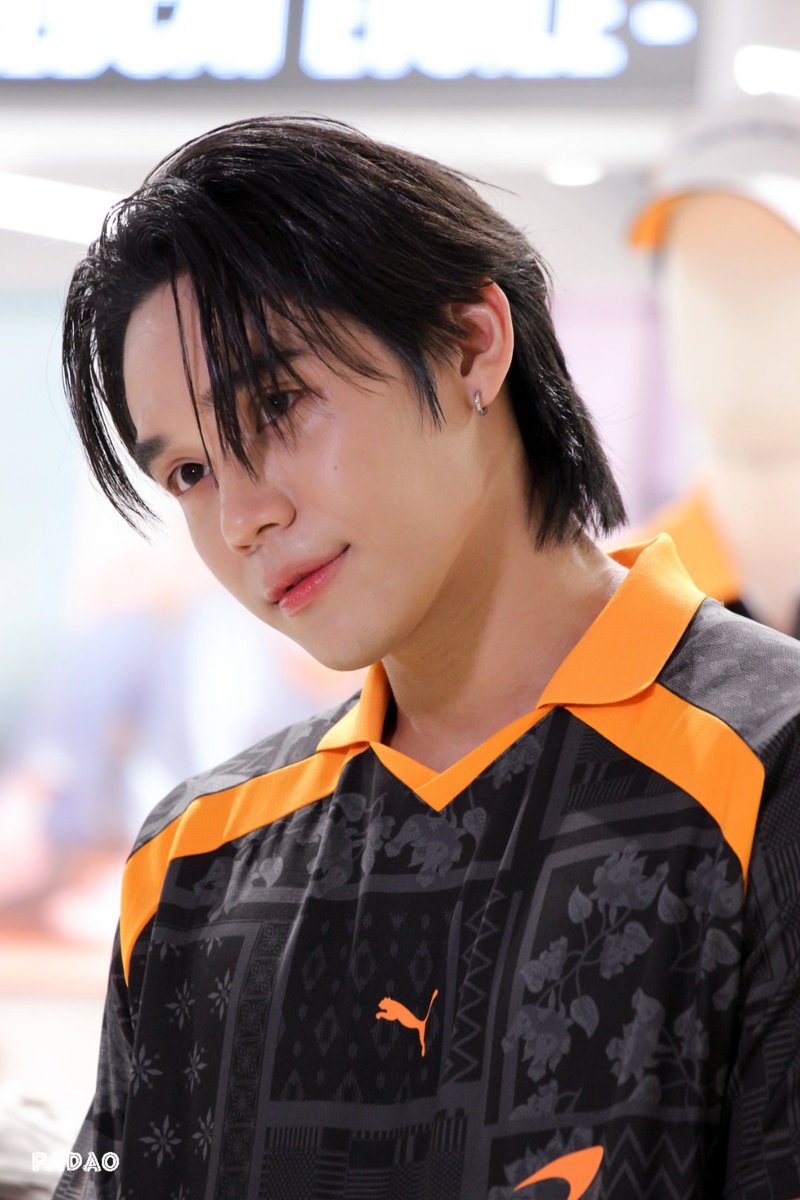 praew_dao's tweet photo. 🧡🖤

EXCLUSIVE PUMA X NGERN
#RaceIntoPUMAMotorsportwithNgern
#Ngernnn : @legendngern https://t.co/LWTPuRRKNw