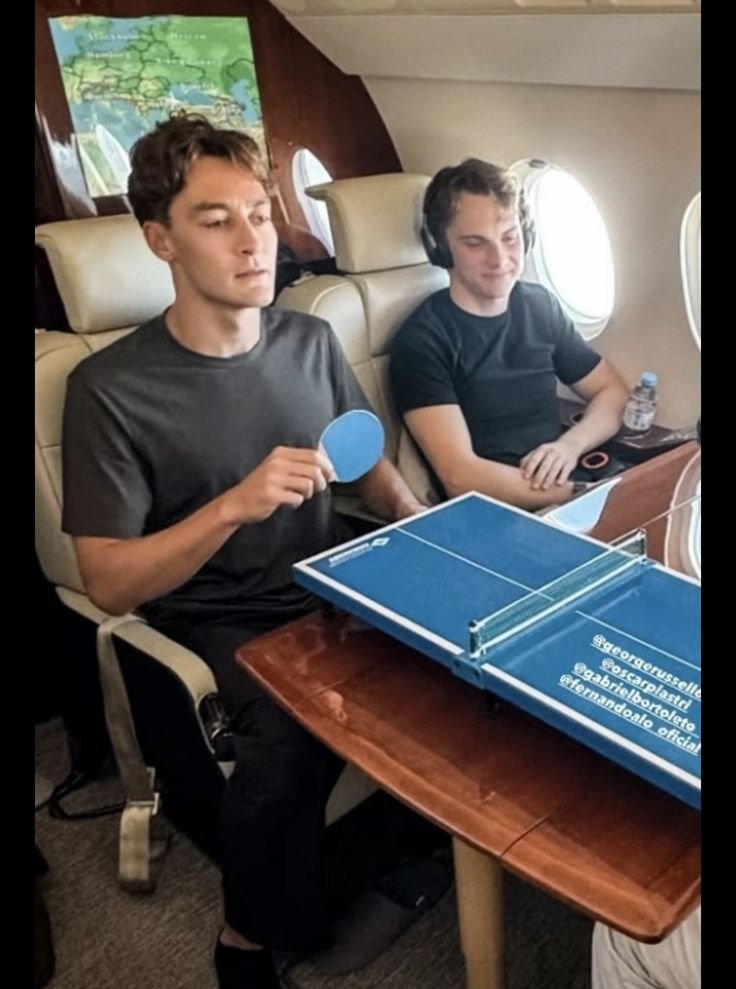 georgieporge63's tweet photo. uhmm I wanna know what happened on that flight that my driver fell sick the next day and then oscar was checking on him 😭 https://t.co/SjdKVEl81r
