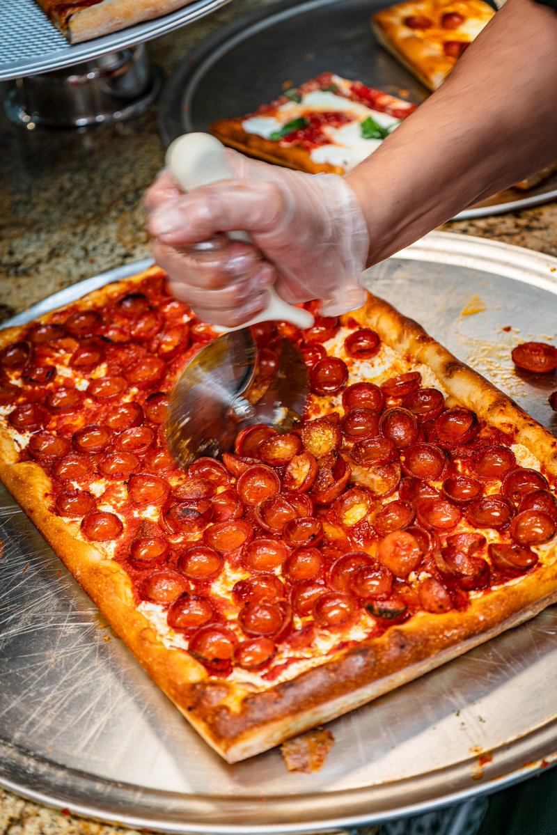 nashlifestyles's tweet photo. 9 New Italian Restaurants in Nashville You Need to Try Right Now:  From handmade pasta &amp; wood-fired pizza to authentic Sicilian flavors and modern Italian dining, these new restaurants are bringing fresh energy to Nashville's food scene. Discover them: https://t.co/8fLMEj4LEQ https://t.co/ANnw0de6Ub