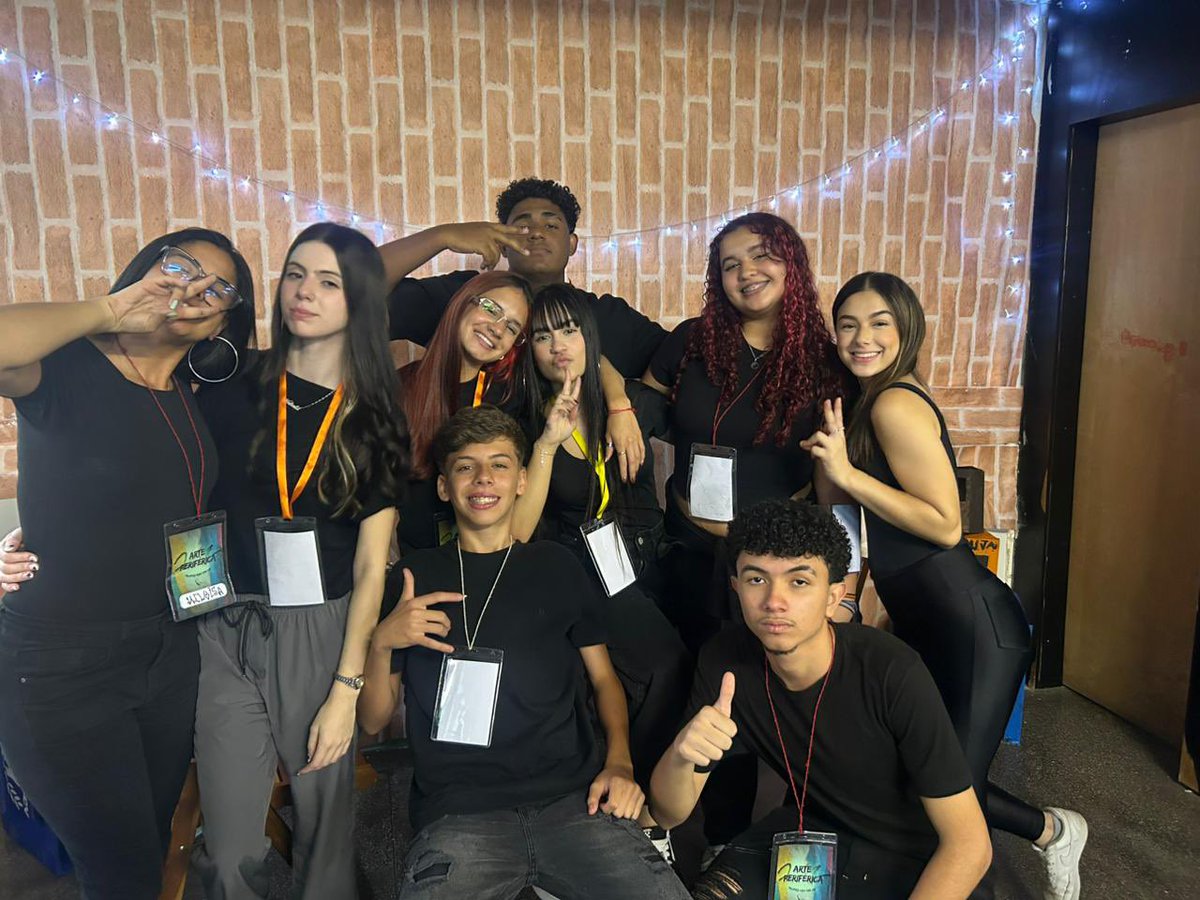 hel4_10's tweet photo. Quero deixar registrado aqui o amor e a falta q eu sinto dos “pres” 🖤😭😭😭 https://t.co/jFTP6IkvCm