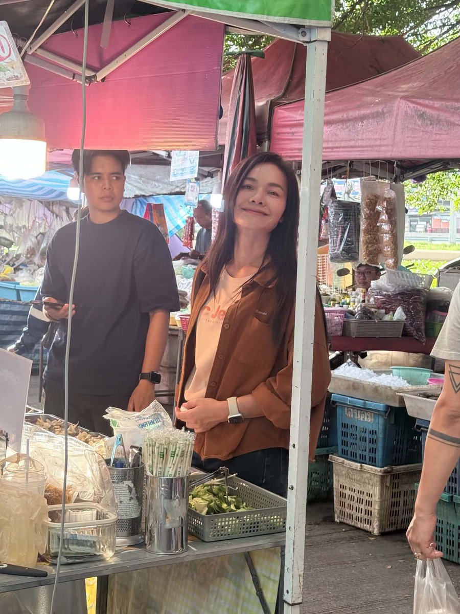theppppppppppp's tweet photo. ไปเดินตลาดสวยจังจิ๋ววววว😊

🙏ขออนุญาติเจ้าของภาพคับ https://t.co/PXxP8X6wnz