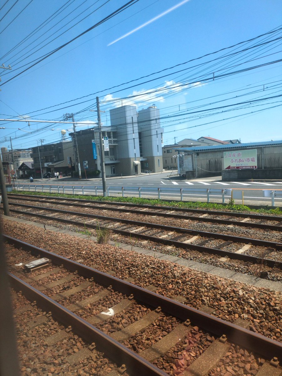 goksmenn's tweet photo. 半導体業界に出入りしてるととても話せないような怖い話が多くて。ソフトウェアの方が平和かな。。。モノづくりは大変ですね。 https://t.co/svu0D8TmkN