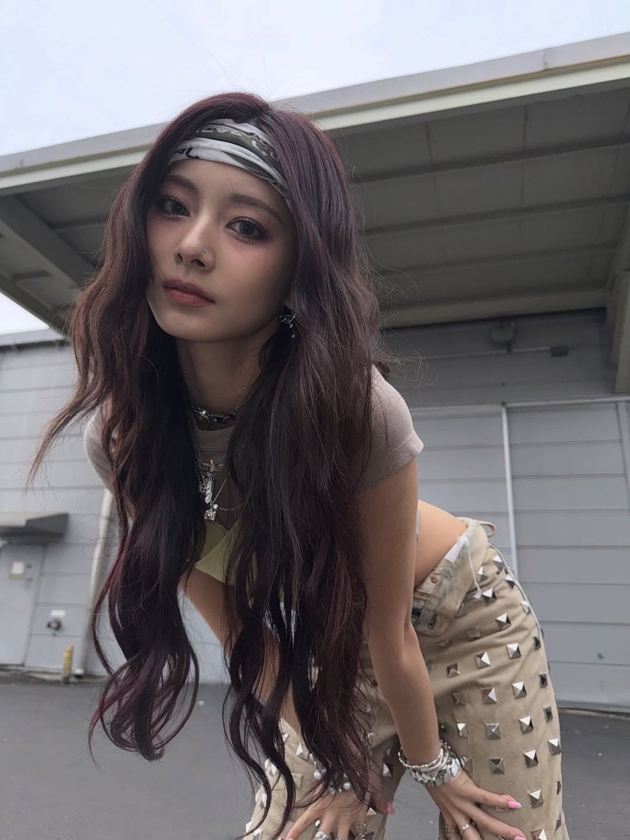 todayintwice's tweet photo. 1 year ago today, TZUYU posted these photos on Instagram. https://t.co/jQ96FqkXQB