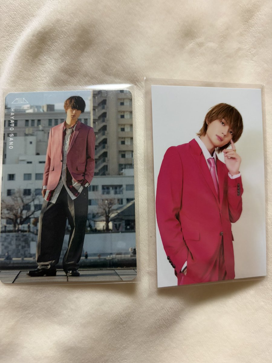 8_nami_88's tweet photo. @KMF2toMILK 2枚目右端の吉田とこの2枚の交換お願いできませんでしょうか？ https://t.co/yV4LsHaUmo