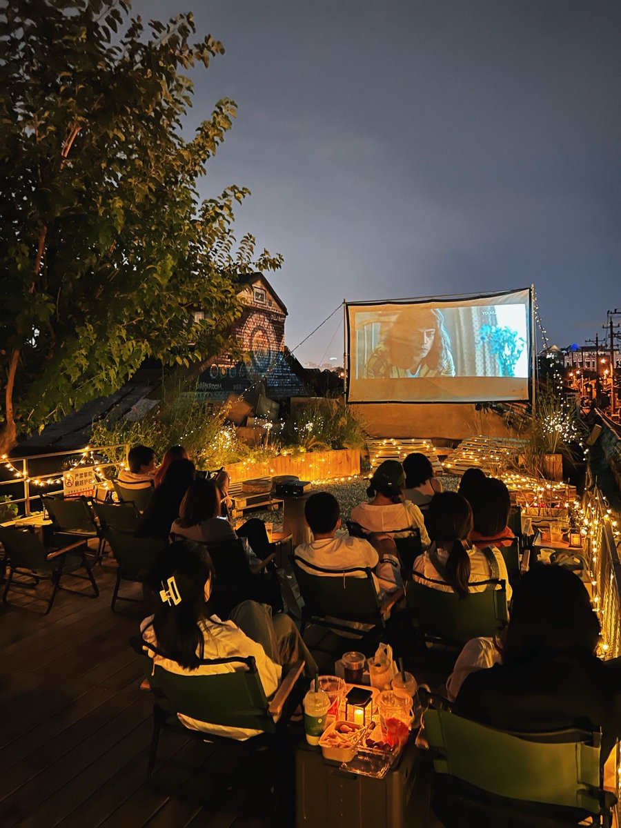JasonParker_DJ's tweet photo. [Calling all campus creatives! Join our Film Appreciation Club’s casual movie night this Fri 7PM in Student Center Rm 3. Free snacks + great indie flicks!]， https://t.co/z9LNHv0ddY