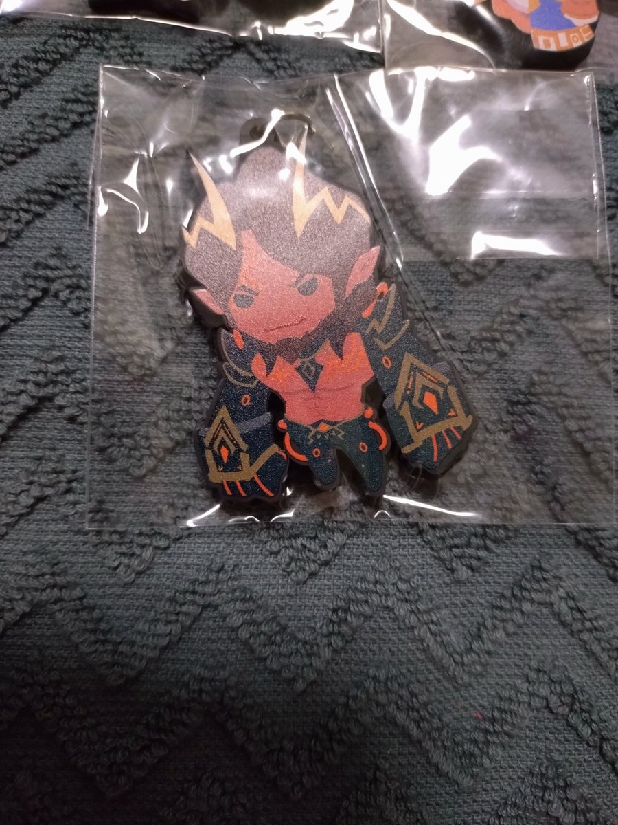 High_Dharma's tweet photo. ブラストブレード
道行く人の持ってるバッグに好きな見た目のキャラがいることに気付き最後駆け込みでプレイ。3D版のスマブラみたいな感じ、つまりハジケ・ロワイアルってコト!?（違）難易度ノーマルで1分間の練習のあと対戦した。肝心の復帰方法は練習しなかったが直感でなんとかなれーッ！でいけた https://t.co/jZbFOLWgNW