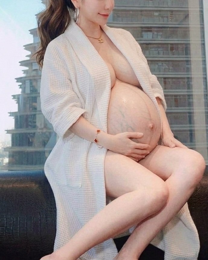 Pregnant9999's tweet photo. ｡ﾟﾟ･｡･ﾟﾟ��
。𝓹𝓻𝓮𝓰𝓷𝓪𝓷𝓽 妊✯天堂/性孕��神🔞㍿
    ﾟ･｡･ 🈣妊𝔸𝕧🈙画資源本家✬₊𓅂
🫴歡迎光臨『🔎好友募集中🙋‍♀️』
👋快來支持關注👀『⁺追蹤👣』
成為我們『戀孕ⓔ家人』唷！
#美しい妊婦を見逃さないでください
臨月妊婦の日常生活の共有
#孕期間限定の日常孕照分享😍
#辣孕駕到👠 #5寶孕辣媽💄
我不需要每一個人都喜歡我😜
#我就是我 #做自己 #走出自己的路
酸��🍋‍🟩不喜請繞道↪️
📌本站沒有孕婦約炮資訊🫧
📌更不是孕茶莊總機☎️ 
📌違者私訊一律不回應並拉黑封鎖🔒
✧推廣自辨✧詐騙繁多✧小心謹慎
✧善惡之報✧如影隨形✧杜絕詐騙