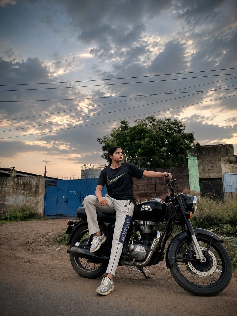 Chester_narhan's tweet photo. खामोश जरूर हूँ, कमजोर नहीं। वक्त आने दो, पहचान भी होगी और हिसाब भी। https://t.co/VJTl0SOogj
