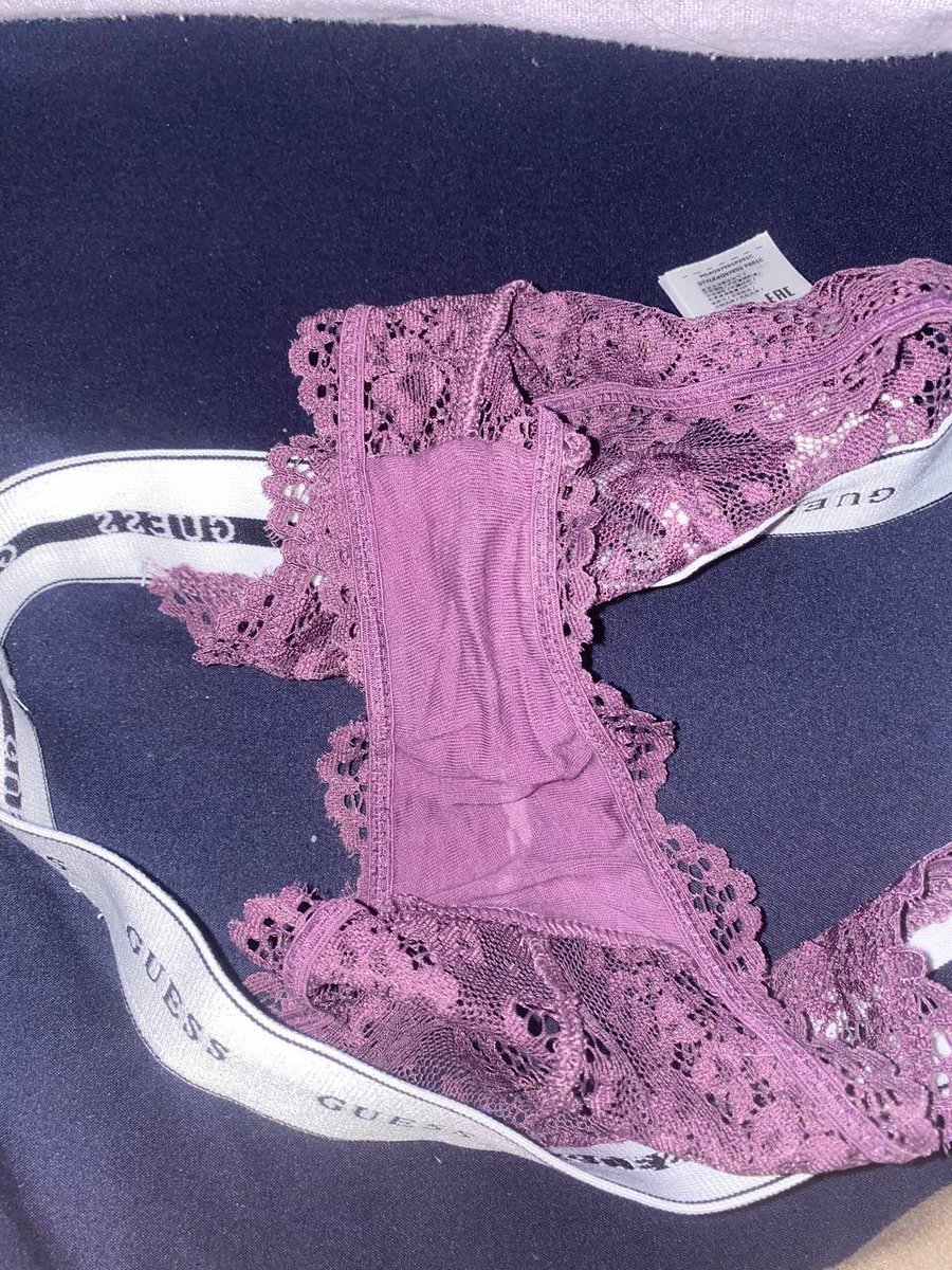 ABM2204_'s tweet photo. my sister and her dirty thong #candid #creepshot #sis #dirtypanties #thong https://t.co/44wsc5O5P4