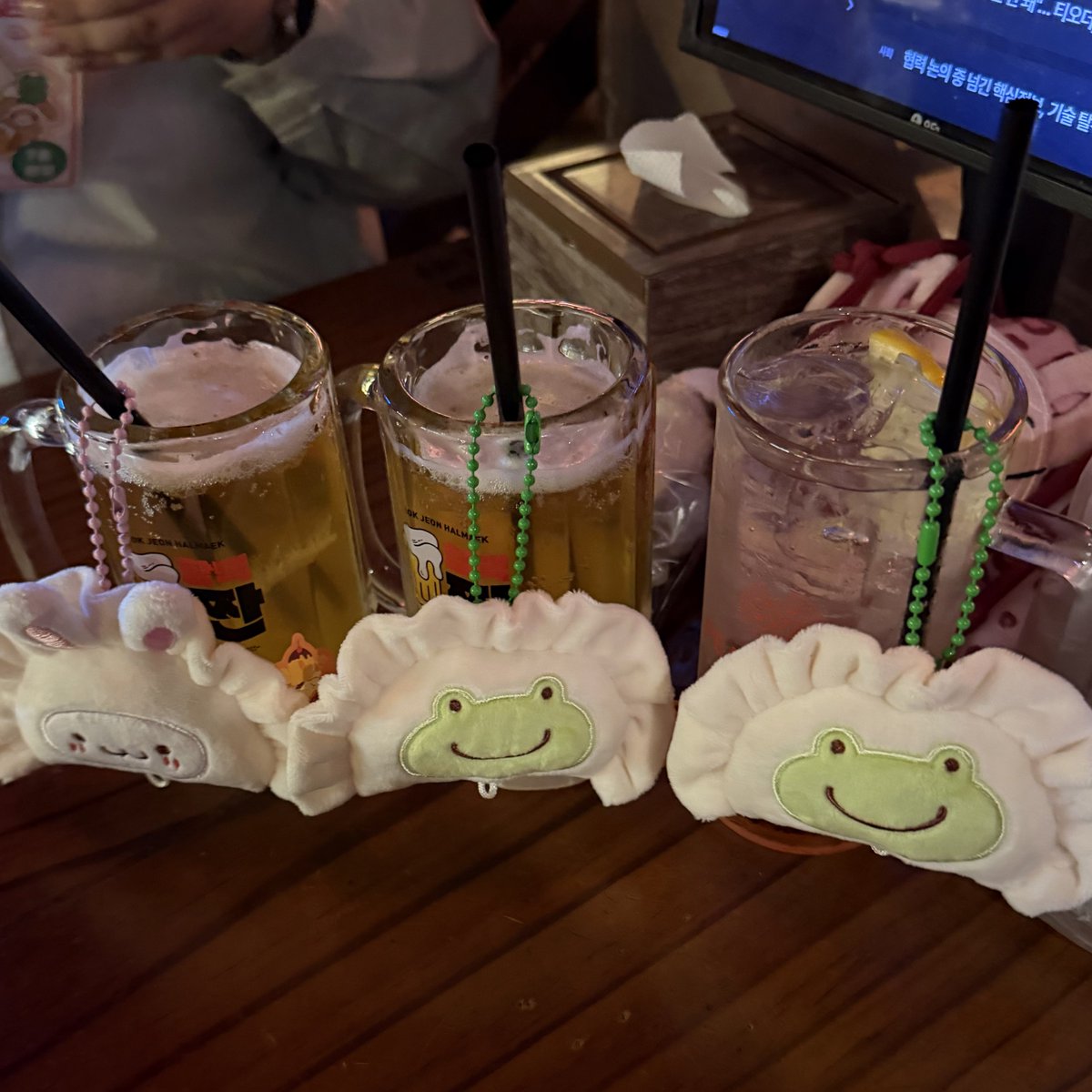 chux3x3's tweet photo. 아침에갑자기연락해도만나준언니사랑합니닷 https://t.co/NwxYN2BWbt