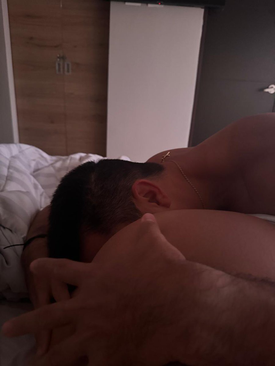 AlexayRaulSW's tweet photo. Buen día, que alguien confirme si este no es el mejor desayuno del mundo 🍑😋😜 #Iniciodesemana a que creen que huele?? 🤪🥰😘😍 Los leemos https://t.co/V8kxGBpaND