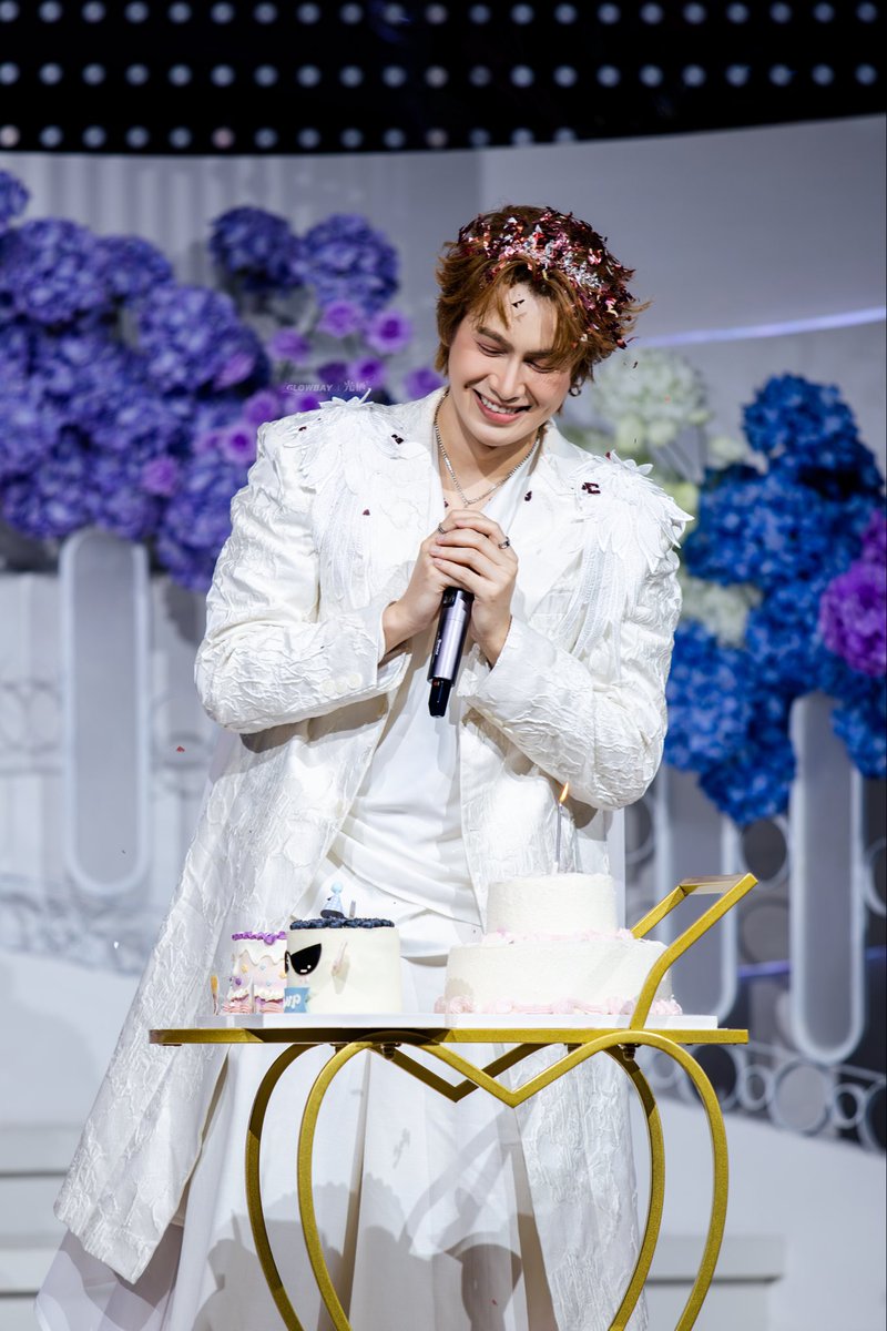 GLOWBAY0525's tweet photo. Carrying everyone’s love and best wishes with you, I hope every day ahead is filled with smiles. 💗

@smart_csnp @smarttyofficial  

SMARTCSNP BIRTHDAY IN CHINA  

#SMARTCSNP25THBIRTHDAYPARTY  
#CSNP  
#smartcsnp https://t.co/jte2qTqvMU
