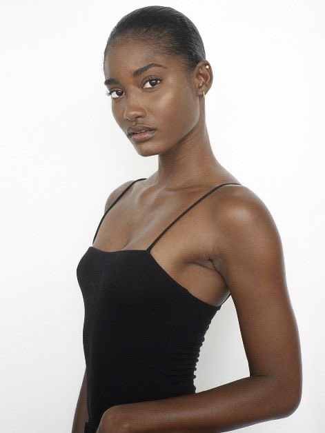 aldaphrodite's tweet photo. I’ve realized that a lot of y’all do not understand that darkskin comes in different shades just like brown skin . https://t.co/TrHhvL6gNs