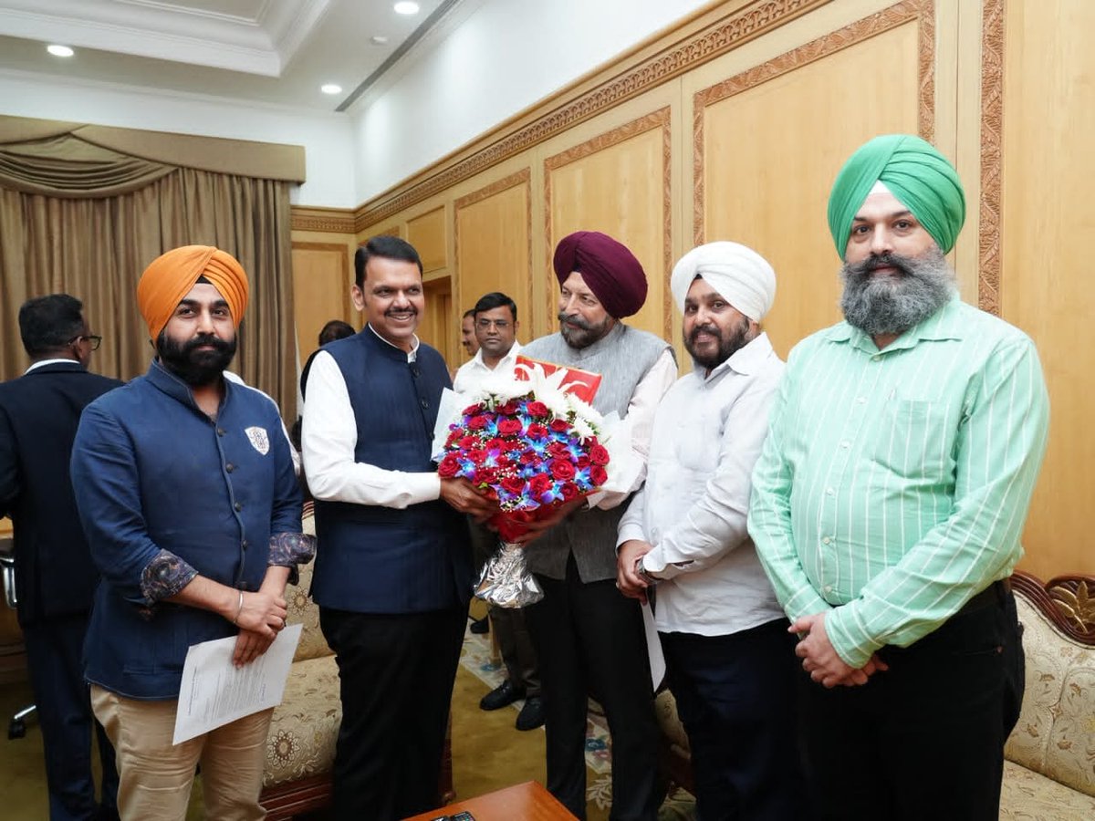 DailyPostPhh's tweet photo. ਤਖ਼ਤ ਸ੍ਰੀ ਸੱਚਖੰਡ ਹਜ਼ੂਰ ਸਾਹਿਬ ਨਾਂਦੇੜ ਦੇ ਪ੍ਰਸ਼ਾਸਕ ਡਾ. ਵਿਜੇ ਸਤਬੀਰ ਸਿੰਘ, ਸਲਾਹਕਾਰ ਜਸਵੰਤ ਸਿੰਘ ਬੌਬੀ,

#TakhtHazurSahib #HazurSahibNanded #DevendraFadnavis #SikhCommunity #Maharashtra #PunjabNews #SikhNews #DailyPostTV https://t.co/XypAlssEal