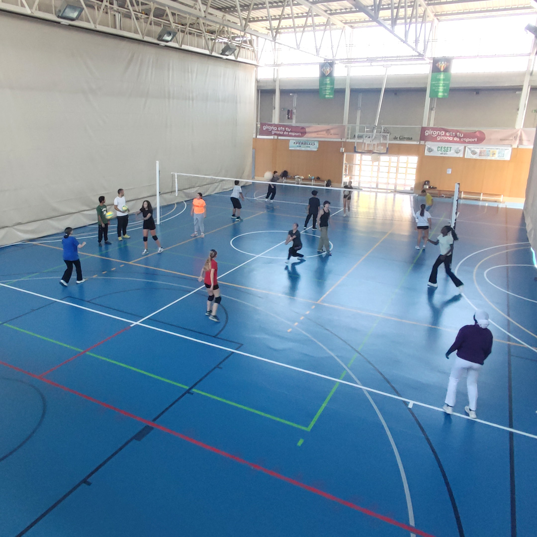 i_SantaEugenia's tweet photo. 📢 Novetats extraescolars 2026-2027!
L’AMPA amplia l’oferta amb 🏀 bàsquet mixt, 💃 danses urbanes i 🤖 robòtica, que se sumen a ⚽ futbol, 🏐 voleibol, 🗣️ anglès i 📚 Club de Lectura.
Descobreix el fulletó i apunta’t!
🔗https://t.co/zqmxFMCKUS
#iSantaEugènia #Extraescolars https://t.co/xdXNWBLsxk