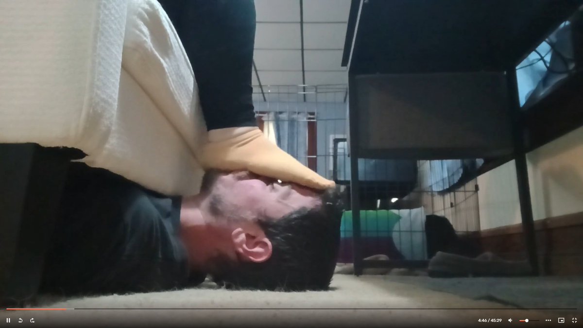 UnderChristy's tweet photo. 45 minute human footstool.
Yellow socks. 🧦💛
#SockDom #socksonface https://t.co/4fxFbZqjQL