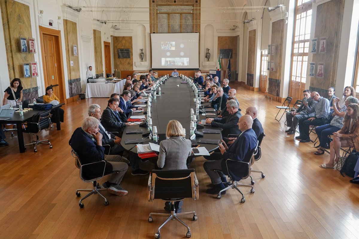 polimi's tweet photo. La Rettrice @donatellasciuto ha conferito la nomina di Professori Emeriti a Stefano Ceri, Franco Ciccacci, Stefano Della Torre e Giuseppe Resnati.

Per maggiori informazioni: https://t.co/vyN4esSuYK https://t.co/GwTNMWi6LF