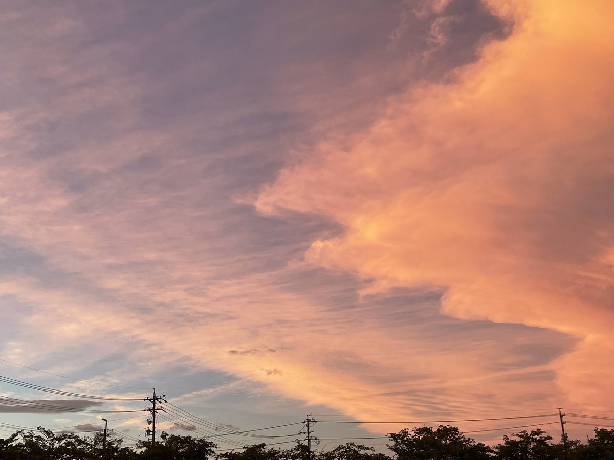 70daichan's tweet photo. 空がきれいでずっと眺めてました https://t.co/fDV7zu4Tqn