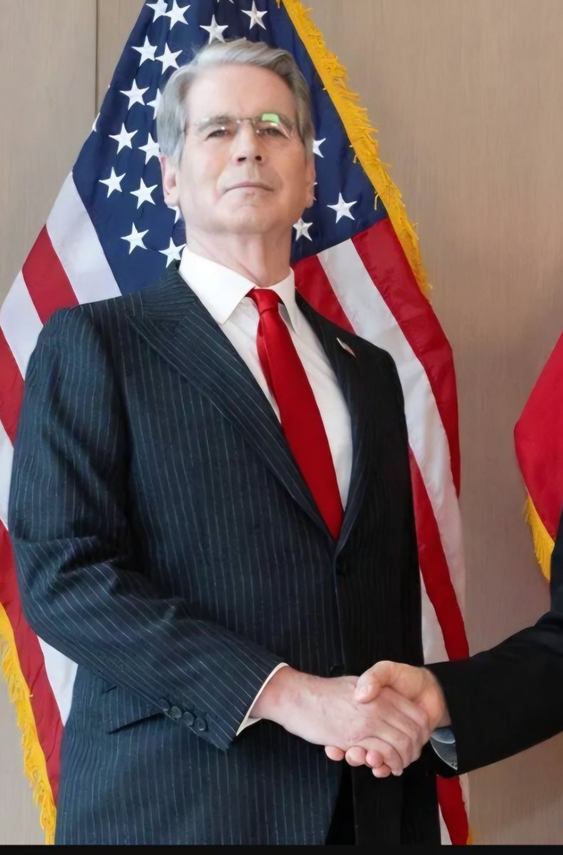 leebenzstrum76's tweet photo. @SecScottBessent @POTUS You're such a preening faggot. https://t.co/WJzlnYI16f