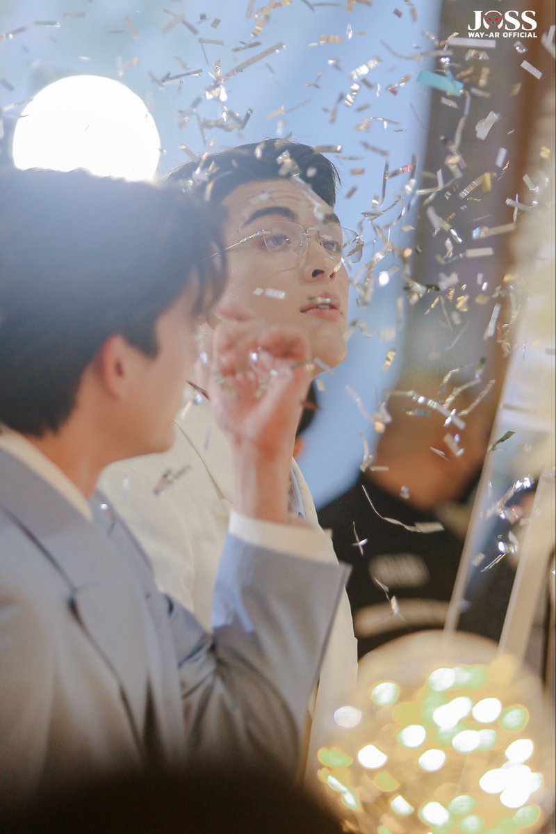 JossWayarofc's tweet photo. ช่วยด้วยยยยยยย 😭😭😭😭😭😭😭😭😭😭 ผมชอบรูปเซตนี้มากกกกกกกกกก โดยเฉพาะมุมนี้ 

JOSSGAWIN MY DESTINY
#destinyclinicxJossGawin
#JossWayar https://t.co/isKwS8zDTh