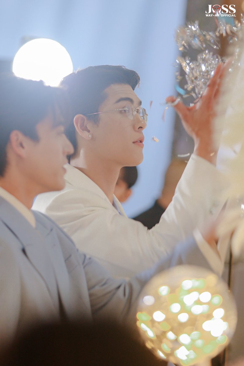 JossWayarofc's tweet photo. ช่วยด้วยยยยยยย 😭😭😭😭😭😭😭😭😭😭 ผมชอบรูปเซตนี้มากกกกกกกกกก โดยเฉพาะมุมนี้ 

JOSSGAWIN MY DESTINY
#destinyclinicxJossGawin
#JossWayar https://t.co/isKwS8zDTh