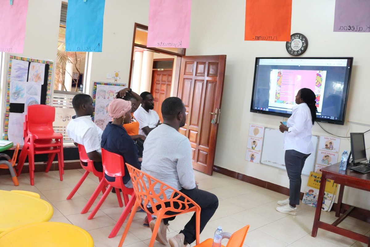 FisuMedia70529's tweet photo. Our Parent Meet the Teacher Evening brought parents and teachers together to share, connect and strengthen the partnership that supports every child’s learning and development. 

#FISU #MeetTheTeacher #ParentPartnership #Collaboration #HolisticEducation #GrowingGreatMinds https://t.co/lrhc5Vam8T