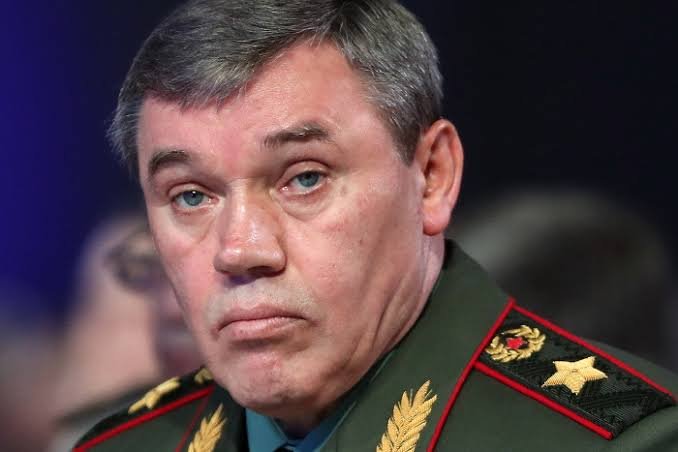 xxeegghhffrr's tweet photo. Оккупанты РФ заморозили все действия на Донбассе
из-за того, что значительная часть запасов топлива будет отправлена в Москву.

Такое решение принял Кремль сразу после удара по НПЗ в Капотне - заявил Герасимов.🪳 https://t.co/7BXwuGj6cF