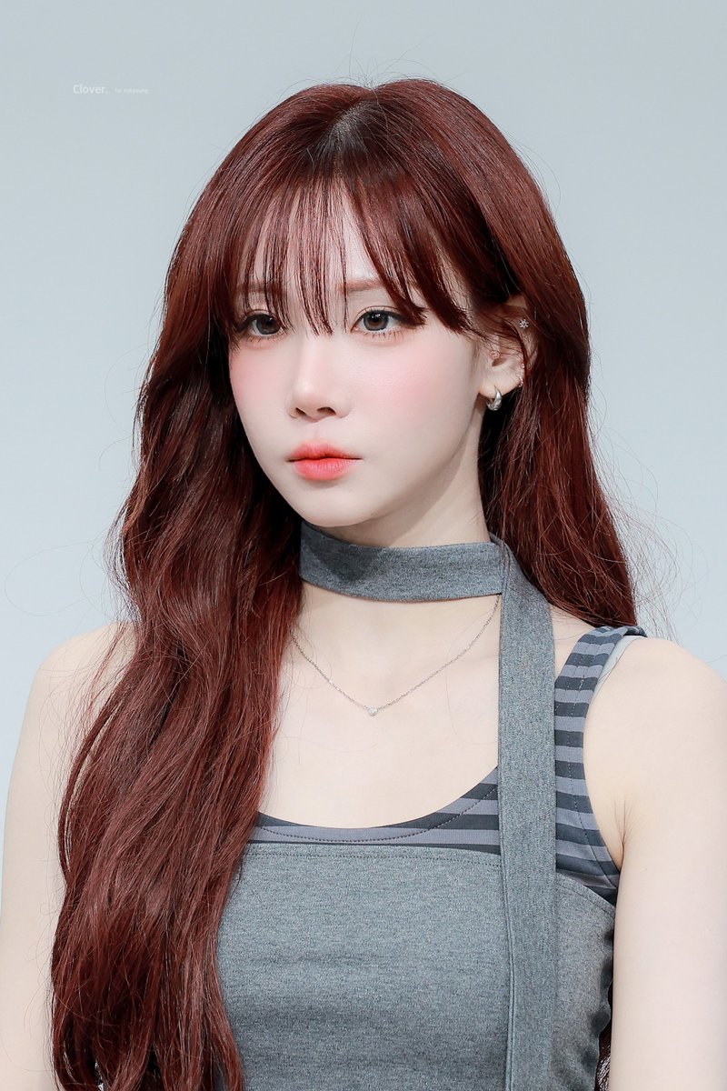 Clover_Naky's tweet photo. 260920 #김나경 #NaKyoung #tripleS https://t.co/MWjX2ikJCJ