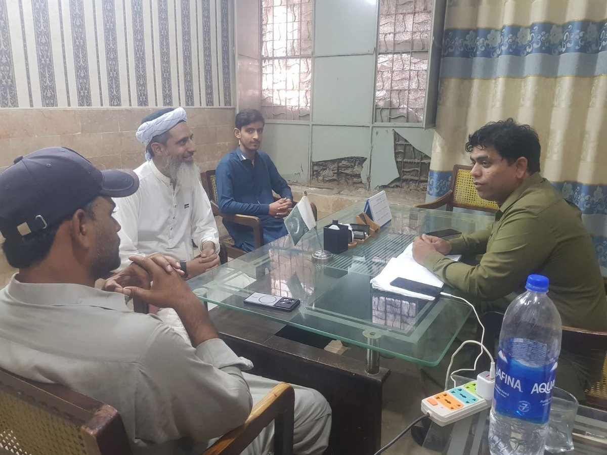 saifullahnoorme's tweet photo. مٹیاری JTI جی کارکنن  محمد قاسم  عمراٹی عبدالستار عمراٹی  جی کمپلین ء شھر م بجلی جی بھران بابت SDO مٹیاری سان اھم ملاقات کری شکایتوں ڈنیوں ویون . سندن چوٹ ھو تہ  شھر واسین کی جلد لوڈ شیڈنگ شیڈول ڈنو ویندو .ء چیائین تہ 
 کمپلین فالٹ سبب لائیٹ بند کئی ویندی آھی .۰
JUI مٹیاری https://t.co/u1ozyo20K5