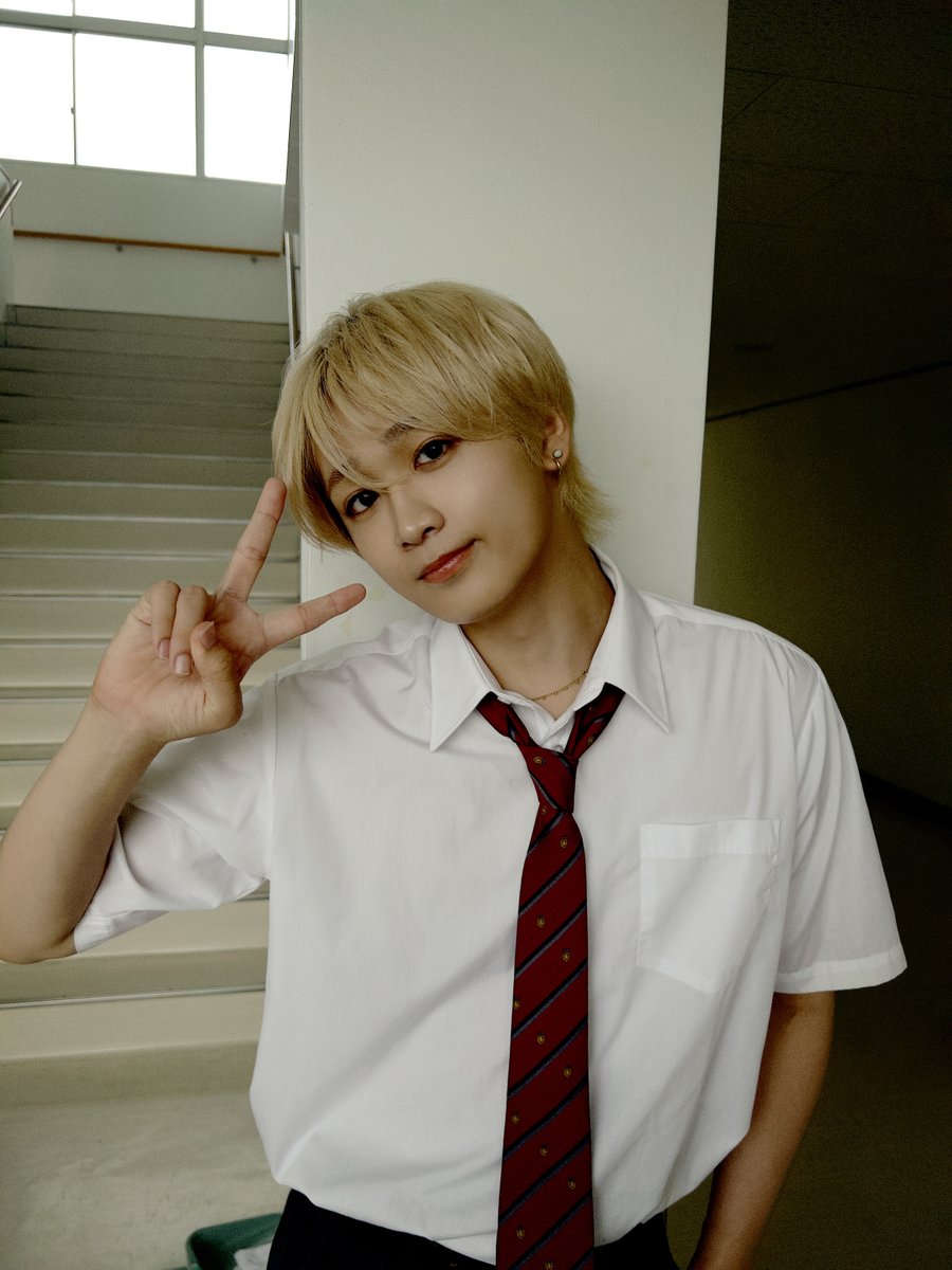 official_DXTEEN's tweet photo. [📸]260921

読売テレビ ドラマDiVE
『陽キャ集団にいる芹沢は、俺の前だと様子がおかしい』第7話
@dramaDiVEP_ytv

#佐伯裕真 役で #田中笑太郎 が
出演させていただきました🐣

感想は #陽キャ集団 をつけて
たくさんポストしてください！
来週の放送もお楽しみに☺︎

TVer見逃し配信ページ
🔗https://t.co/yIuppo2OPw

･･━━･･━━･･━━･･━━･･
エンディング主題歌
#DXTEEN 'IDOL'🎧
https://t.co/cWRRkk4xaQ

#DXTN #DXTEEN_IDOL