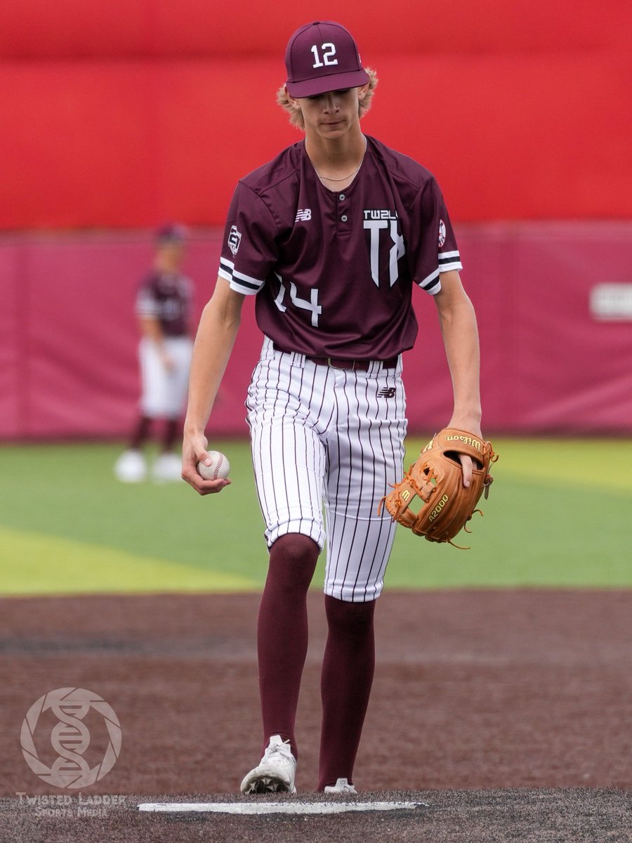 twistedladderSM's tweet photo. Fun shots for fall ball
#TwistedLadder #SportsPhotography #photography https://t.co/G4vKXuz3SU