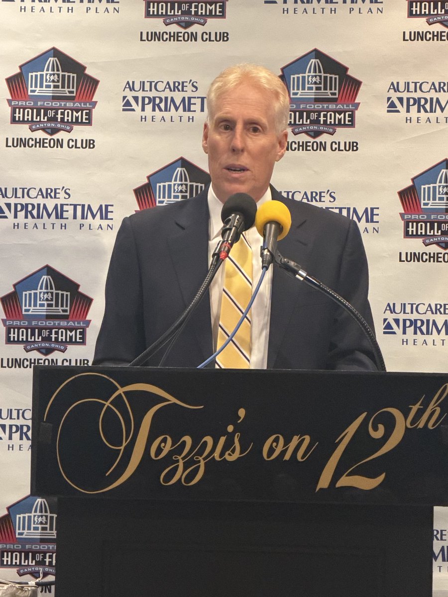 profballhoflc's tweet photo. Pro Football Hall of Fame Luncheon Club
Meeting #2

Mark Milano 
Jim Ballard

High School Football Playbook https://t.co/nN2CfzsK0R