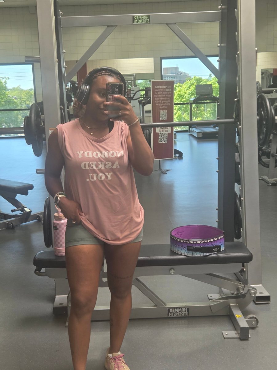 joaldofontes's tweet photo. Built by squats and questionable life decisions. https://t.co/Ro0El5SFwi