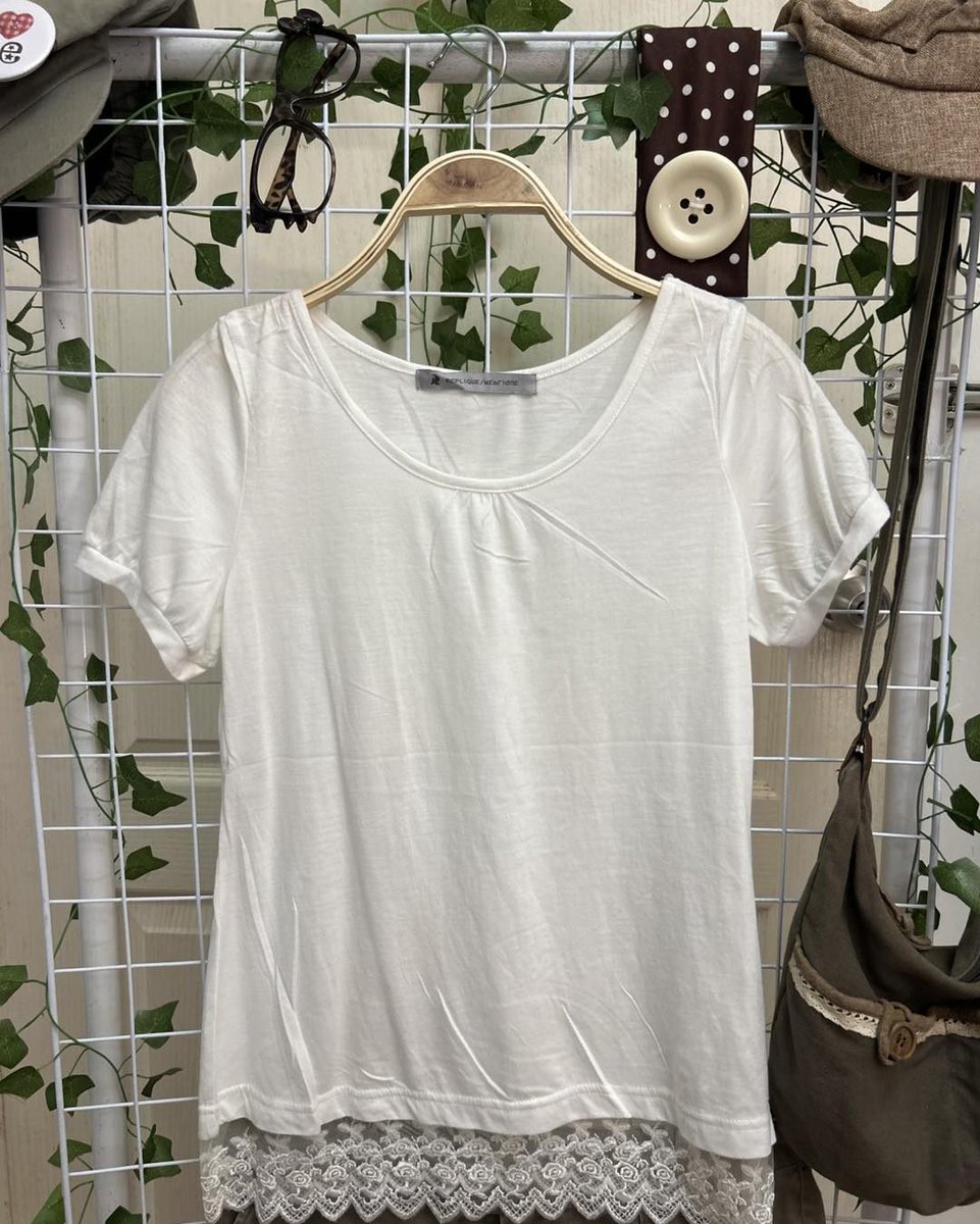 dudufodacerta's tweet photo. เซ็ตเสื้อ 3 ตัว แขนตุ๊กและกล้ามโทนน้ำตาล

A ตัวใน 200 บาท อก 30-36 ยาว 24
B ตัวกลาง 150 บาท อก 30-34 ยาว 21 มีจุด
C ตัวนอก 160 บาท อก 32-34 ยาว 21

แบรนด์ JP tag ค่าส่ง 45 บาท รับจองทุกตัวอักษร CF ใต้คอมเมนต์เท่านั้น https://t.co/FmkTCj8RCO