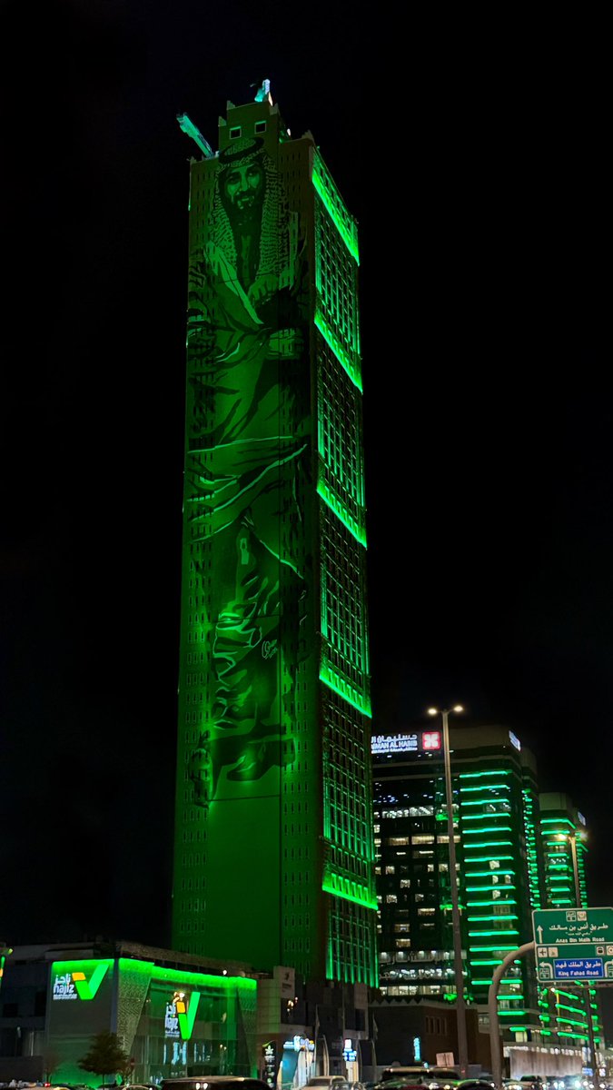 TIT1ll's tweet photo. برج طويق 

حين يجتمع جمال المكان 
مع رمزٍ يجسّد طموح وطنٍ لا حدود له 🇸🇦

من تصويري 📸

#برج_طريق #فنادق_هدب https://t.co/srxPotNHBf