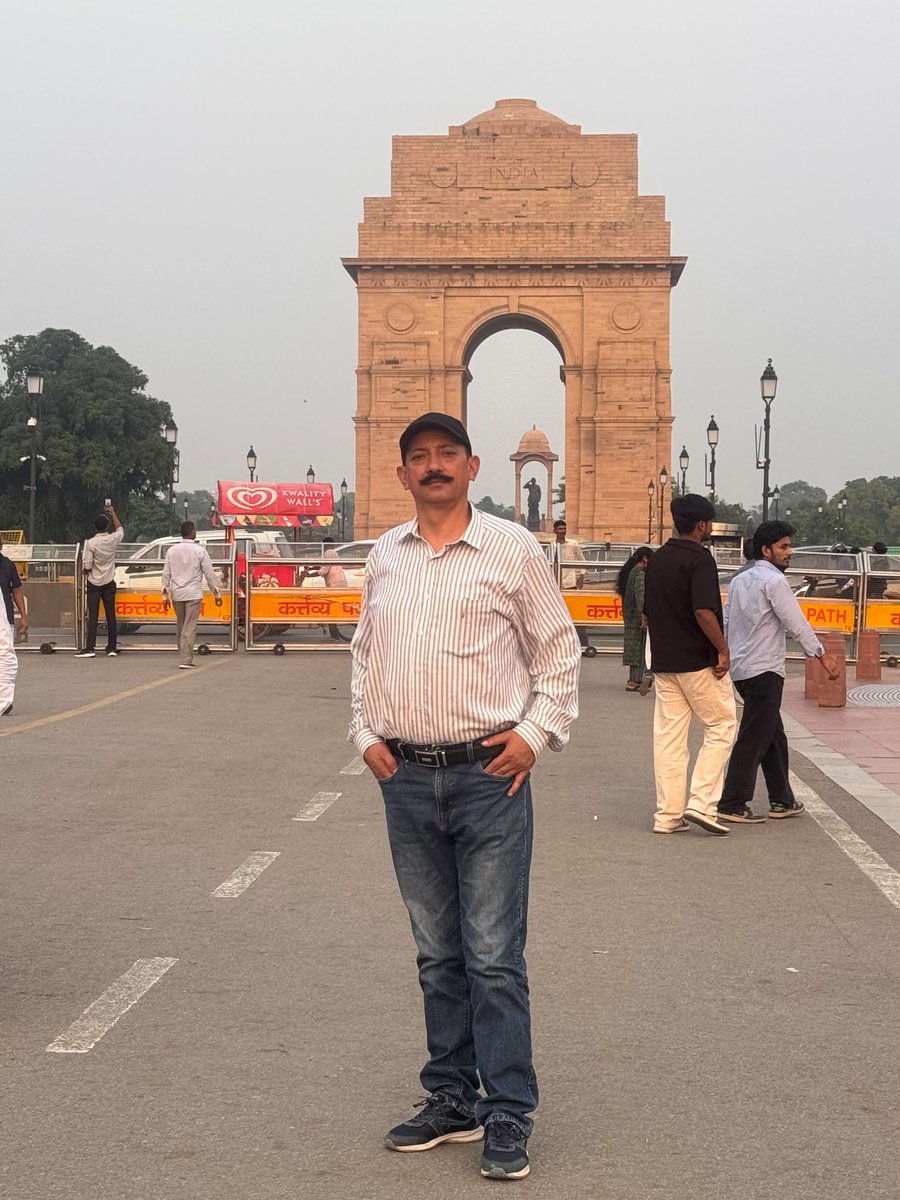 NarvirRathour's tweet photo. @ India Gate
Originally built in memory of 70,000 Indian soldiers who died in WWI and the Third Anglo-Afghan War, it stands today as the All India War Memorial, It represents bravery, sacrifice, and the enduring spirit of India. #IndiaGate #Delhi #History #WWI #Salute https://t.co/QAwMUplSYd