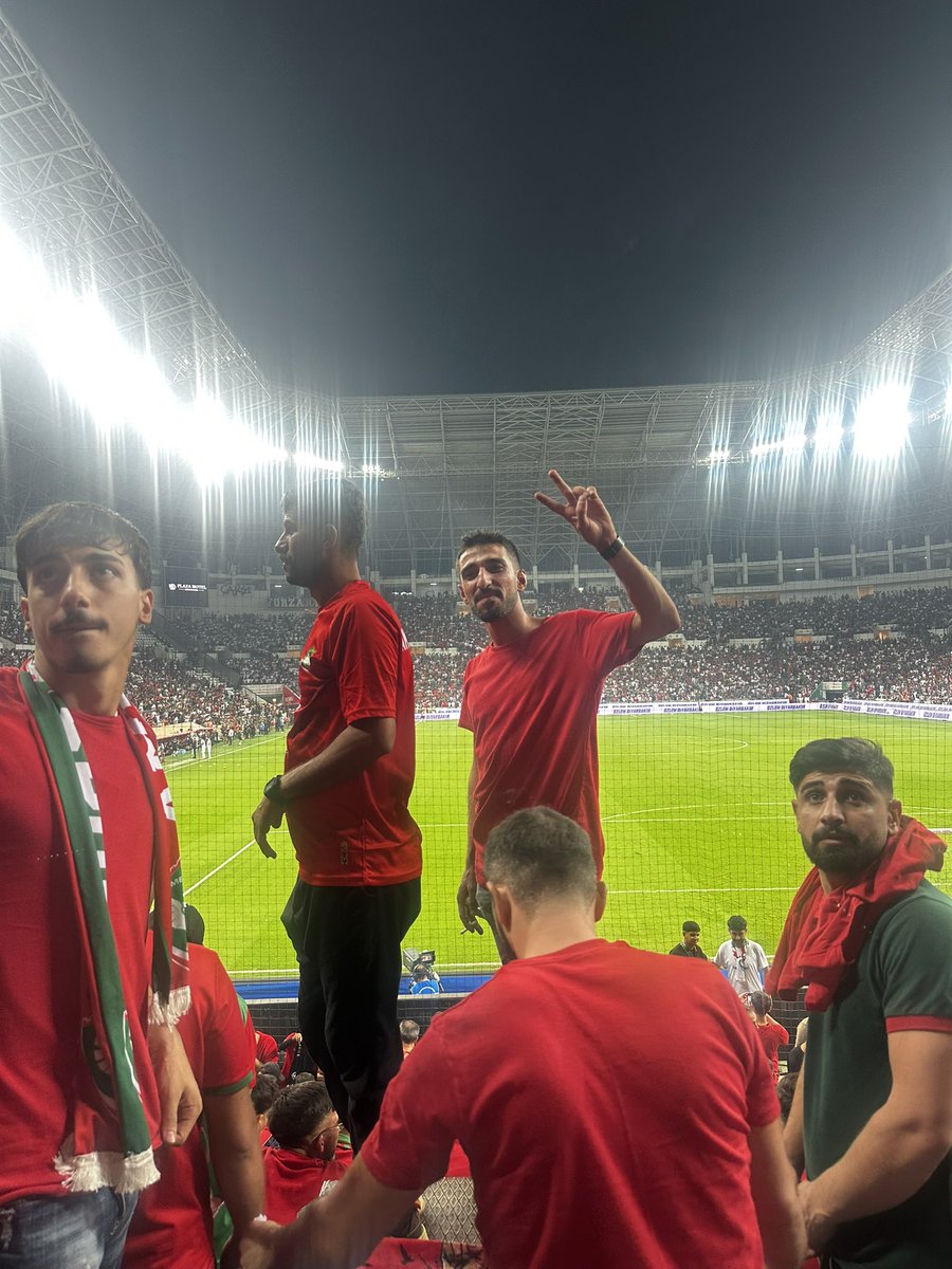 mamostemath's tweet photo. Uzun bir zaman olmuştu bu stadda maç izlemeyeli…
Bu şehirde kurduğum yeni hayat��mın ilk hediyesidir senin liderliğin💚❤️
#AmedsporBeşiktaş https://t.co/UQQYjEAK8i