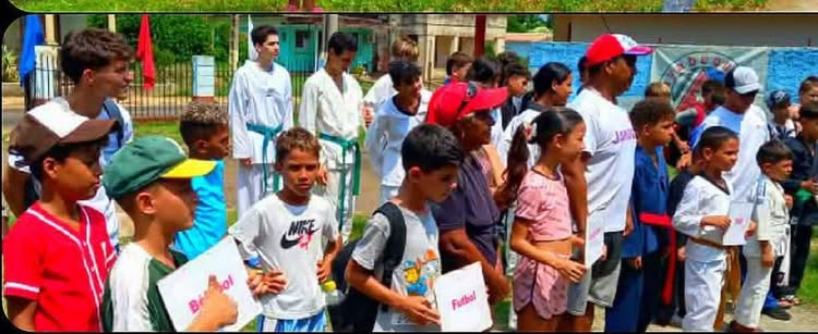 LaVozRJ's tweet photo. Incorporadas nueve disciplinas deportivas al curso escolar 
https://t.co/yQJlJ09baj via @RadioJaruco 
@ManuelAgui21532 @DrRobertoMOjeda @BequeMaya @YulietRomero7 https://t.co/Xhsne21PJt