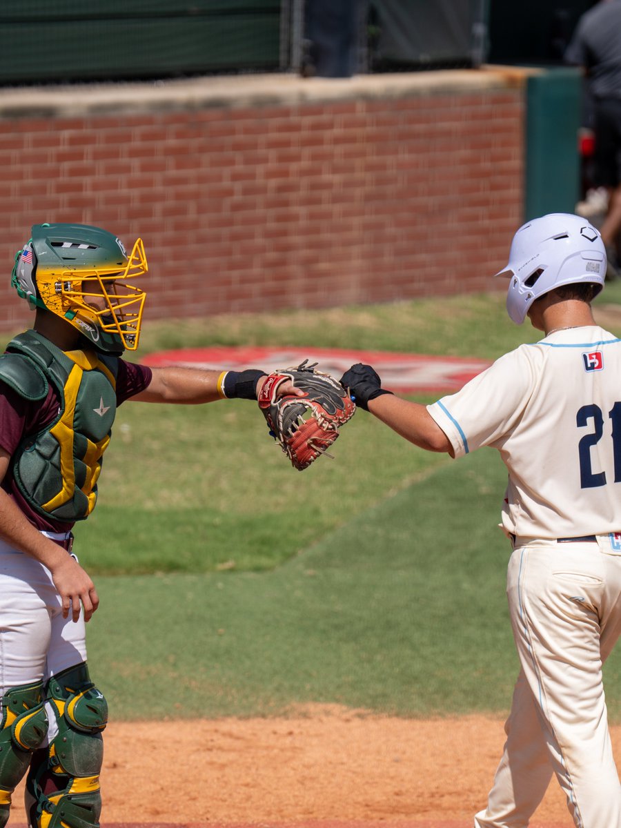 twistedladderSM's tweet photo. Fall ball shots 2
#TwistedLadder #photography #SportsPhotography https://t.co/z7zyN1qqWj