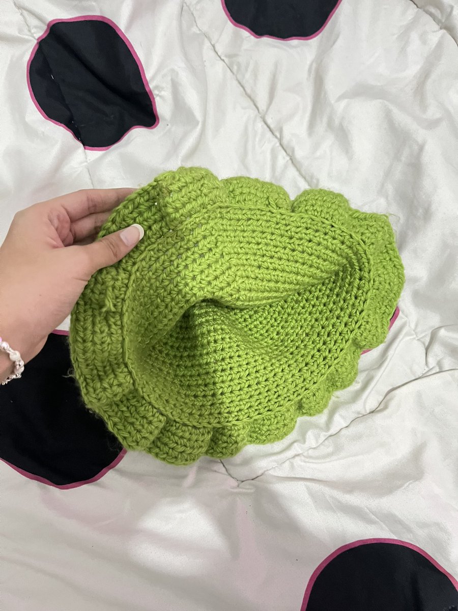 stupidlytender's tweet photo. WTS WTS • adakah yang minat kerajinan tangan green crochet frog bucket hat, only 40K negotiable yaaaap 

💌 dm me for more details 💓💓 https://t.co/iuKAOzi2Uo
