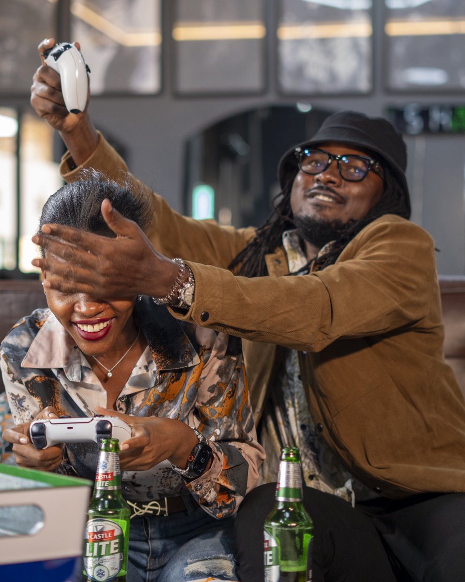 AkankundaSonia's tweet photo. The perfect combo for a chilled night in. ๐ฎโ๐จ๐ฅ
#CastleLite #TryItAhhh #UgandasBestTastingLite https://t.co/lFPmFBhpBT