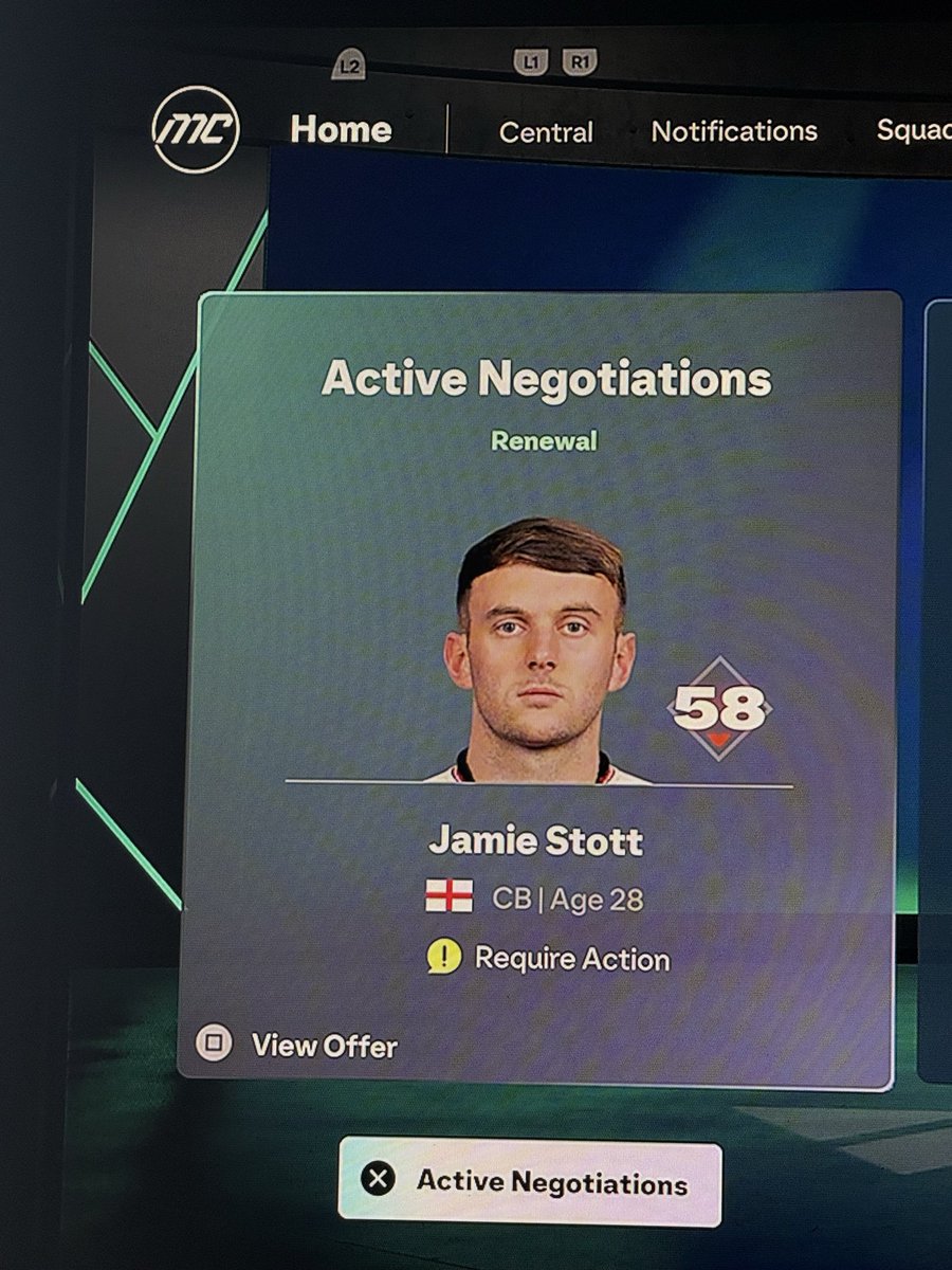 Le_Petit_Player's tweet photo. @WilsdorfAndreas I have a contract extension for a player, but in the menu a can’t finalize it 😣 https://t.co/1wAWUjilts