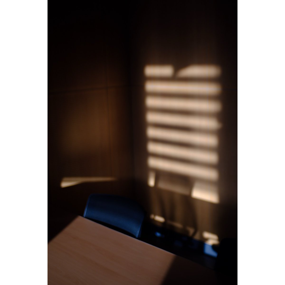 rileyjackson5fn's tweet photo. Gaps and gaps. Lines and lines. Light and light. 260424. 114/365. https://t.co/CVvBCIsKnn