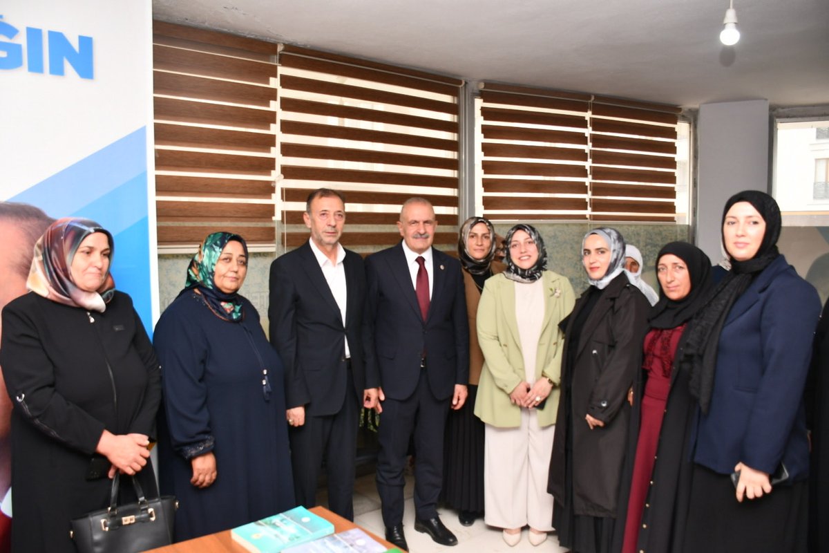 Akpartipatnos04's tweet photo. 📍 AK Parti Patnos İlçe Başkanlığımız

Van Milletvekilimiz Sayın Burhan Kayatürk’ün katılımlarıyla, Türkiye Yüzyılı Buluşmaları kapsamında İlçe Danışma Meclisi Toplantımızı gerçekleştirdik.

Nazik ziyaretleri ve kıymetli katılımları için Sayın Vekilimize teşekkür ediyoruz. https://t.co/v9VH4yY29W