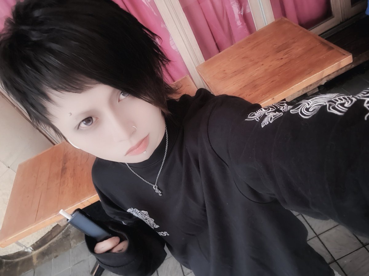 blz_mio's tweet photo. 2026/9/21 下北沢演家

thx.

人生初アコースティックライブありがとうございました。
トッパーらしくないトッパーだったと思いますが自分が信じた詩を唄いました。

急遽なのに対応して一緒に出てくれた鉄槌くん本当にありがとう。
アコギ歴2週間とは思えない演奏でしたね。

言いたい事はライブで伝えたのでSNSではここまで���

またやりたいね。

またやろう。

https://t.co/OUMCQWHhEz
