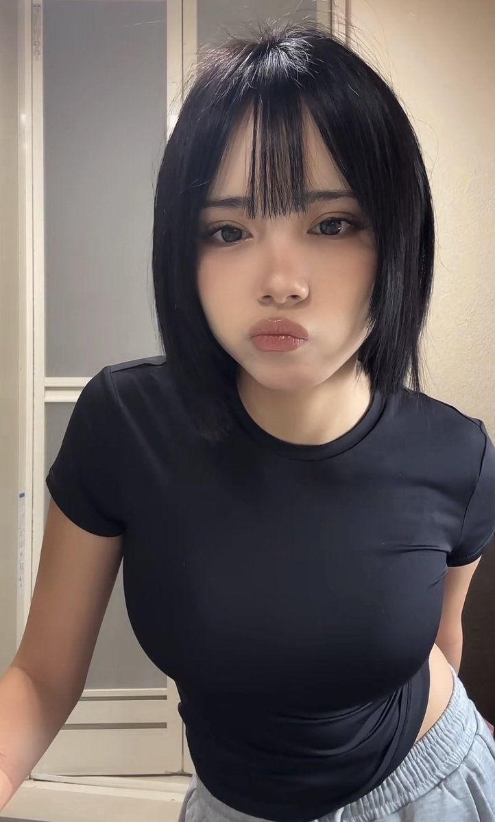 Bu0C5's tweet photo. こいつのせいで前垢凍結されたから腹いせ種付け💕
10代の身���徹底的に犯し尽くす💕💕
いつも強調してるデカ乳で強制パイズリさせて精子先っぽまで上げてから生交尾💕
ななみのまんこにイライラ全部ぶつける💕💕
子宮からザーメン逆流してもやめないからな💕💕
#オナペ
#ぶっかけ https://t.co/1ZSIeJPQFp