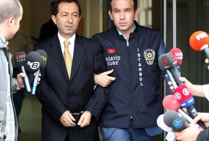 AybarsHanTC's tweet photo. 🔴Milyarlarca liralık fon vurgununun ardından dün gözaltına alınan Tera Yatırım Yönetim Kurulu Başkanı Emre Tezmen'in adı, uyuşturucu ve fuhuş partileri ile gündem olan ve hakkında yakalama kararı bulunan firari Kasım Garipoğlu ile aynı dosyada çıktı.

❌Bakırköy Cumhuriyet Başsavcılığının hazırladığı iddianameye göre iki isim, 2021 ve 2022 yıllarında Kapalıçarşı'da 350 milyon dolara yakın kayıt dışı dövizi 'yatırım fonları' ve 'finansal aracı şirketler' üzerinden aklayarak sisteme soktu.

❌Kasım Garipoğlu kokain içmekten beyni yanmış biri, asıl bu işlerin organizasyonu kimde biliyor musunuz?

❌Hayyam Garipoğlu. 
1954 Ceyhan doğumlu, şu an 72 yaşında. Kasım Garipoğlu’nun babası, Garipoğlu Şirketler Topluluğu’nun başı. Monaco’da takılır. 

❌Bu ailelerin hepsi Sabetayist’tir yani kripto siyonist yahudi. Ad soyad Türkçe ama köken olarak siyonist yahudilerdir. 

❌Sabetay Sevi’nin müritleridirler. Kabalaya inanırlar. Sapkınlardır. 

❌Kendileri haricinde herkesi (goyim) sığır hayvanı olarak görürler ve işgalciler olarak yaftalarlar. 

❌Onlara göre goyim’in parasını çalmak, öldürmek, köle olarak kullanmak, mallarını elinden almak şarttır. 

❌Tüm mafyalar bunlardan çıkar acımadan insan öldürürler. 

❌Tezmen ailesi ve diğer fon yöneticilerinin neredeyse tamamı sabetayist’tir. Türkiye Masonları da bunlardan oluşur. 

❌TÜSİAD’ın neredeyse tamamı, sanat dünyası, yazarlar, gazeteciler, şarkıcılar, sosyete, tiyatro ve sinema oyuncuları içerisinde neredeyse tekeldirler. 

❌Pakraduniler de bunlar gibidir. Onlar ise 3 kimliklidir. Asıl kimlik Yahudi- Ermeniliğe sızmışlardır-Ülkemizde de Kürt-Laz kimliklerinde içimizde yaşarlar. Gerçek Ermeni, Rum ve Kürt olan milletler bunlardan çok çekmiştir. 

❌Ermeni dedim çünkü asıl Ermenistan da bulundular daha sonra Trabzon ve Rum krallıklarında çok etkin oldular. 

❌Bu kriptolar başa beladırlar. Şu son fon dolandırıcılık olayı da aslında planlıdır (infiali gördünüz). 

❌Toplumun sinir uçları ile bunlar oynarlar. Her ideolojiye bukalemun gibi girerler. 

❌Tarikat dahi kurarlar. Her yerdeler. Bürokrasi ve Siyaset bunlarla kaynar. 

❌Öz milletleri birbirine kırdıran bunlardır.

#TeraFonMağdurları #SPKSkandalı #fonmağdurları #thf #tly #tp2 #TeraParamızıVer #sabetayist #pakraduni #sabetaysevi