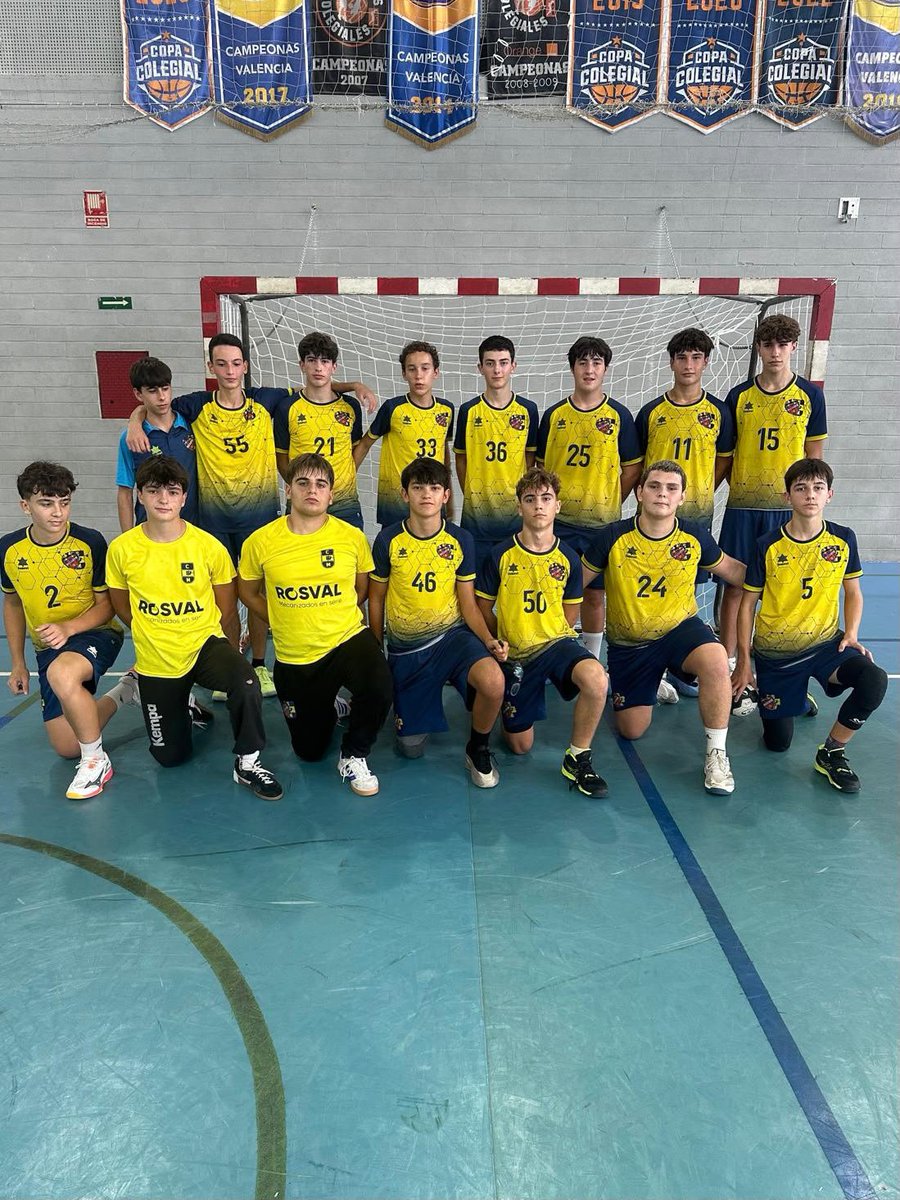 balonmanomarni's tweet photo. ¡Continuem sumant minuts i 🤾experiències de pretemporada!

El passat cap de setmana, infantils, cadets i juvenils van tornar a gaudir de partits i tornejos, i els nostres alevins es van sumar també a l'acció.🙌

Seguim! Marni, força!💛💙

@c_e_marni @fdmvalencia
@dipvalencia https://t.co/PrqvQrM9oB