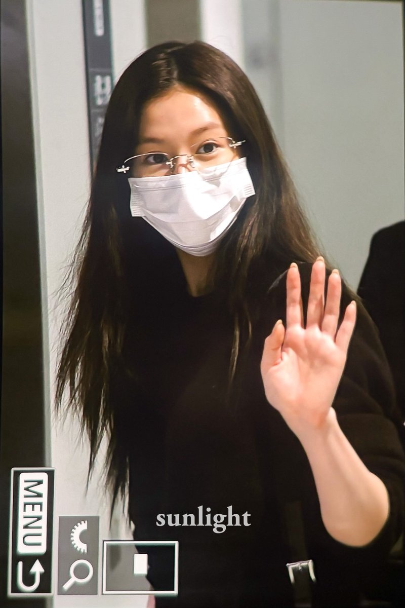 Sunlight1229's tweet photo. 260921 CDG
#트와이스 #TWICE #사나 #SANA #サナ https://t.co/lOJhjxwLHq