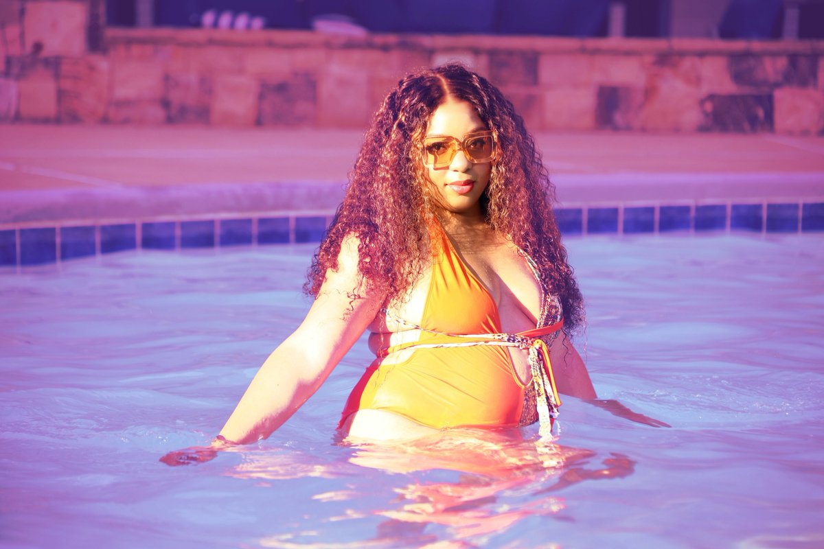 LinksMediaSpace's tweet photo. Last day of summer went out like a movie. 🏁 Brought that Vice City pink filter to life in Atlanta.  📸🌴
#AtlantaPhotographer #GTAEdit #AtlantaVideographer #PoolShoot https://t.co/jciCK1yzjH